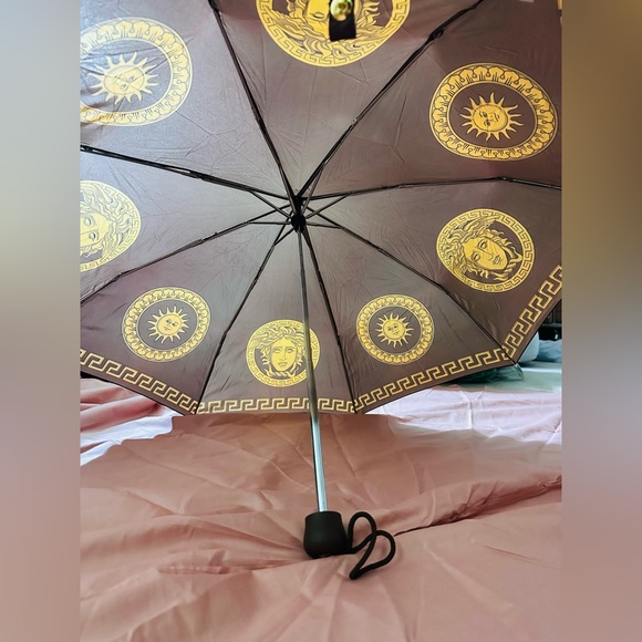 ☔️🌂 Unisex travel size Gianni Versace 100% authentic umbrella - Picture 6 of 8